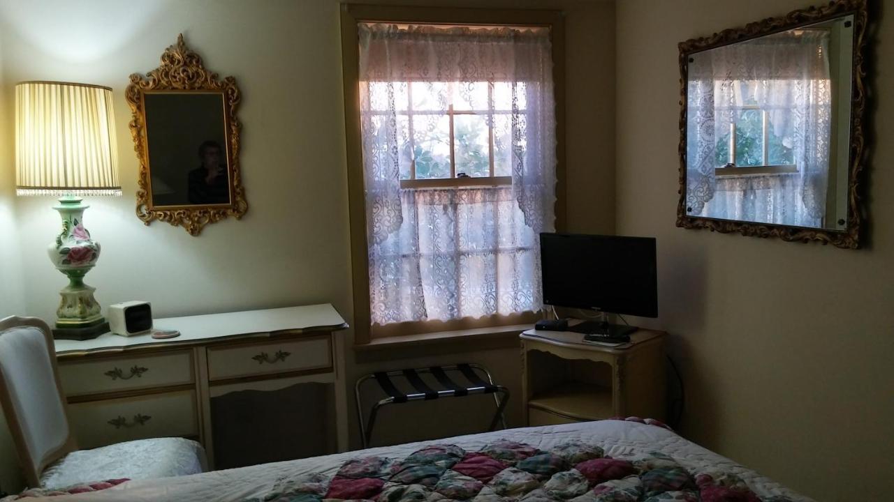 1732 Folke Stone Bed And Breakfast Уэст-Честер Экстерьер фото